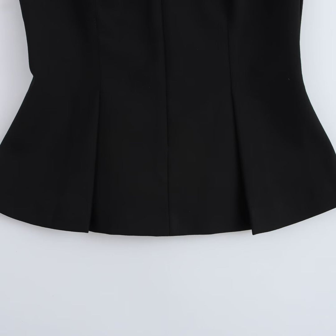 The Elara Keyhole Zip Fitted  Peplum Top