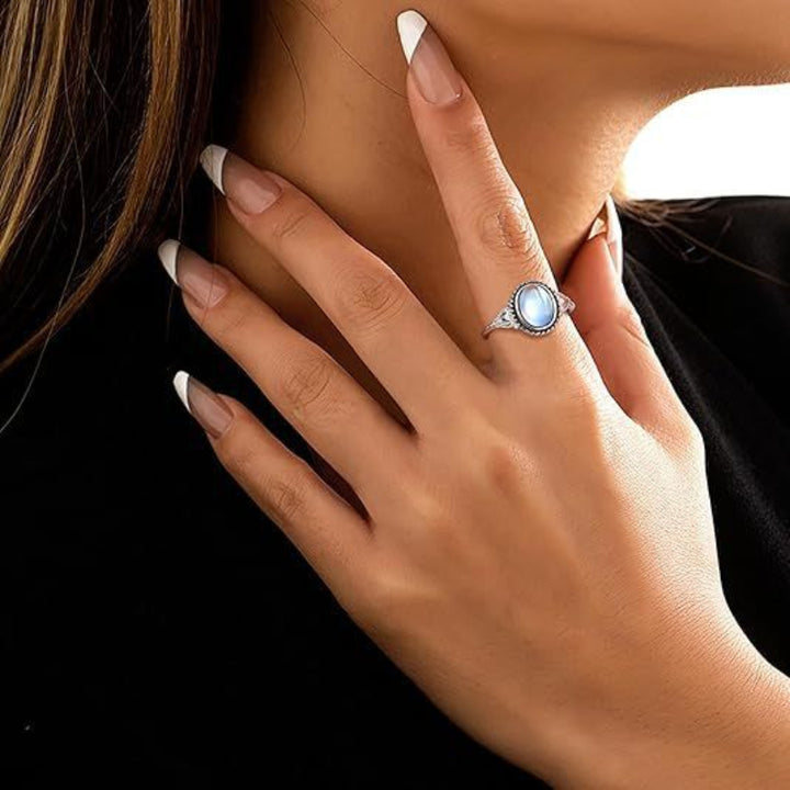 Vintage Oval Moonstone-Effect Statement Ring
