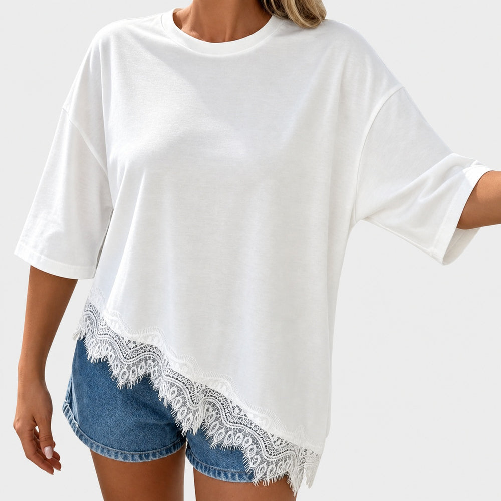 The Elara lace-trim asymmetric hem tee in white with white lace