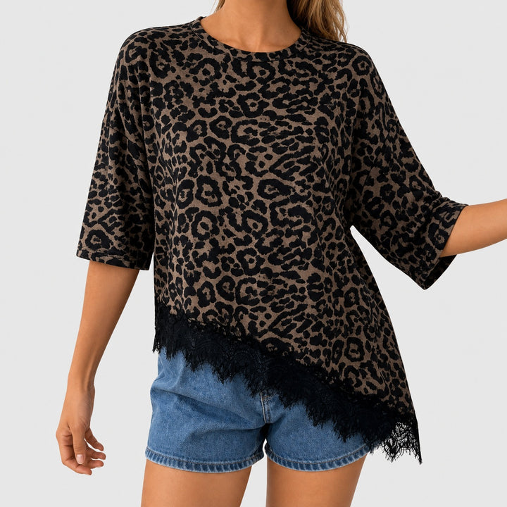 The Elara lace-trim asymmetric hem tee in leopard print