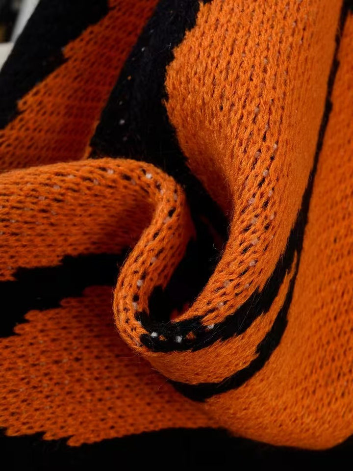 Close view of the knit texture and front pocket construction