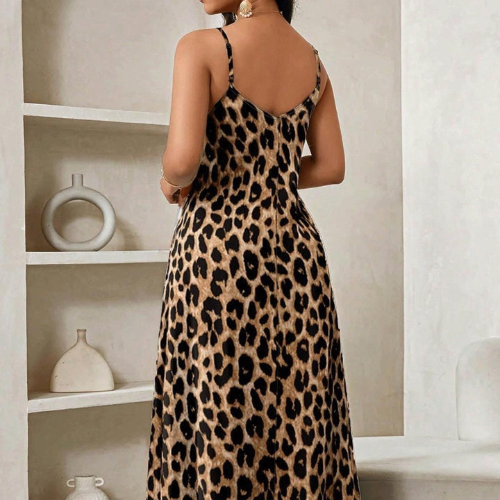 The Elara Loose Fit Graphic Maxi Dress with Pockets